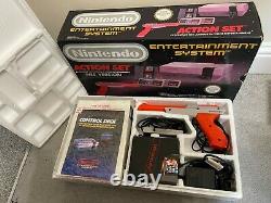 Nintendo Entertainment System Nes Console Action Set Zapper 2 Controllers Boxed