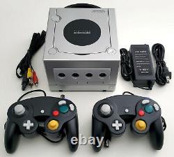 Nintendo GameCube DOL-101 Gaming System SILVER Console 2 Controller Bundle GCN