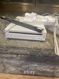 Nintendo Wii Console Game System Bundle! 2 Controllers, Sensor & More