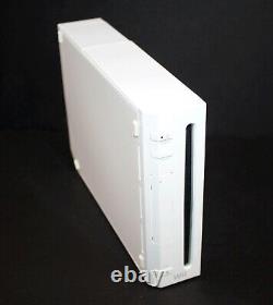 Nintendo Wii Gaming Console Gamecube Compatible White RVL-001