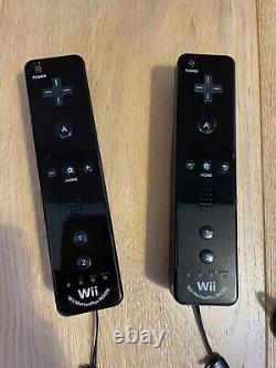 Nintendo Wii U 32GB Bundle, With WiiMotes, Nunchuks, Sensor Bar And Nintendoland